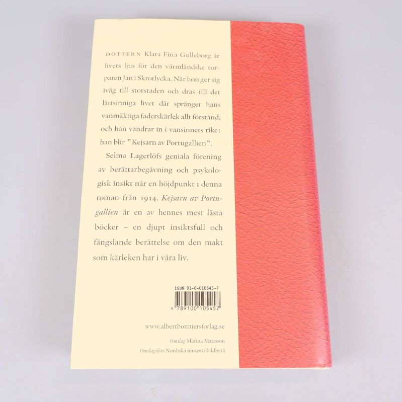 Baksida av boken Kejsarn av Portugallien med sammanfattning och ISBN-nummer