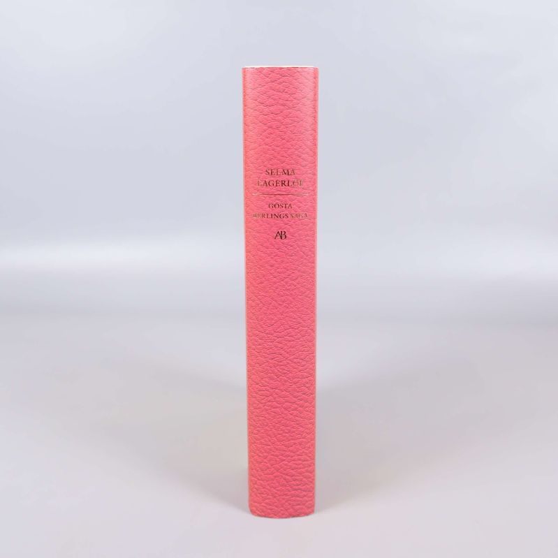 Bokrygg med Selma Lagerlöfs namn och titel