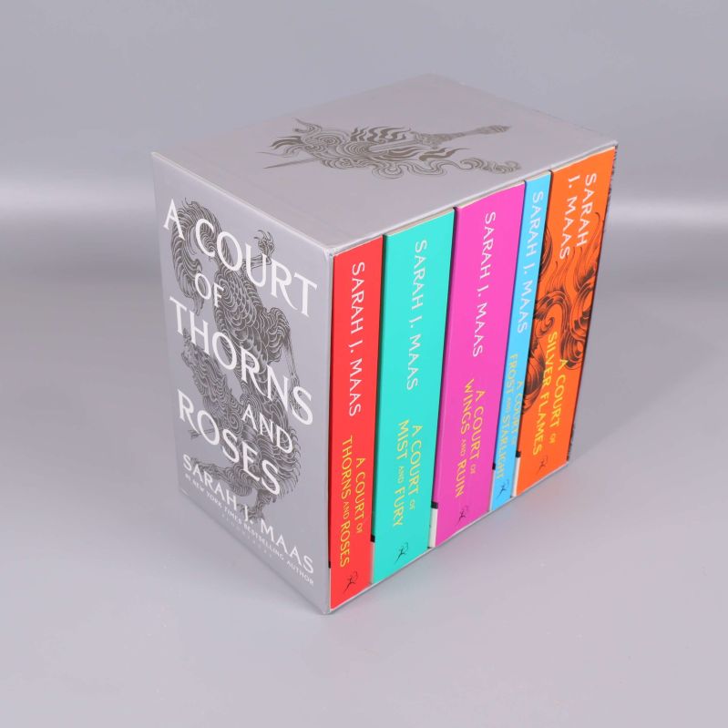 Sidan av bokboxen A Court of Thorns and Roses med sex böcker