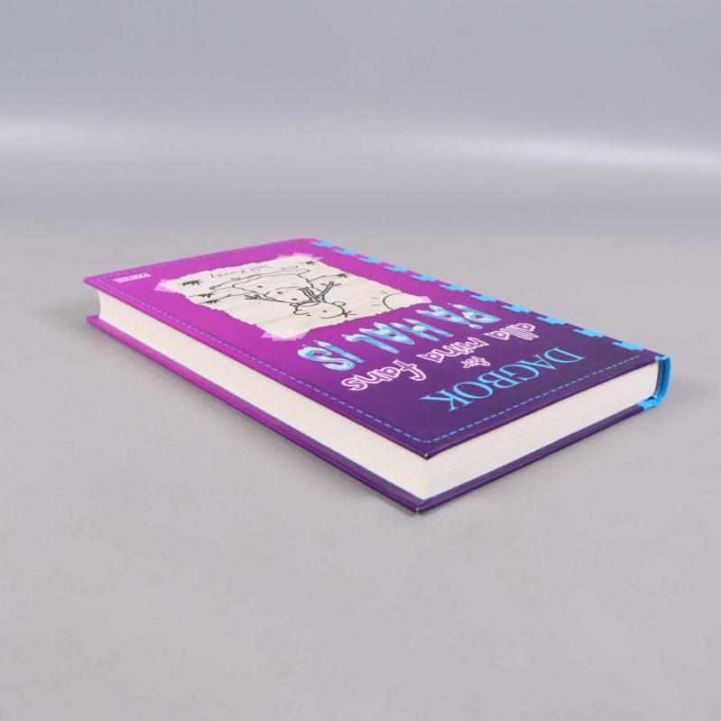 Boken Dagbok för alla mina fans På hal is i vinkel som visar omslag och boktjocklek