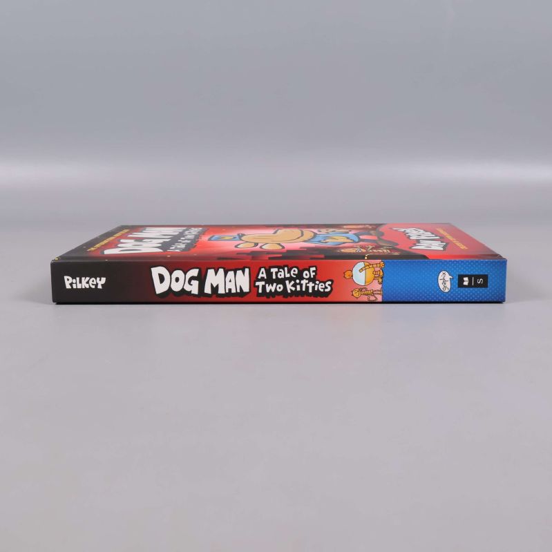 Ryggen på boken Dog Man A Tale of Two Kitties med tydlig titel