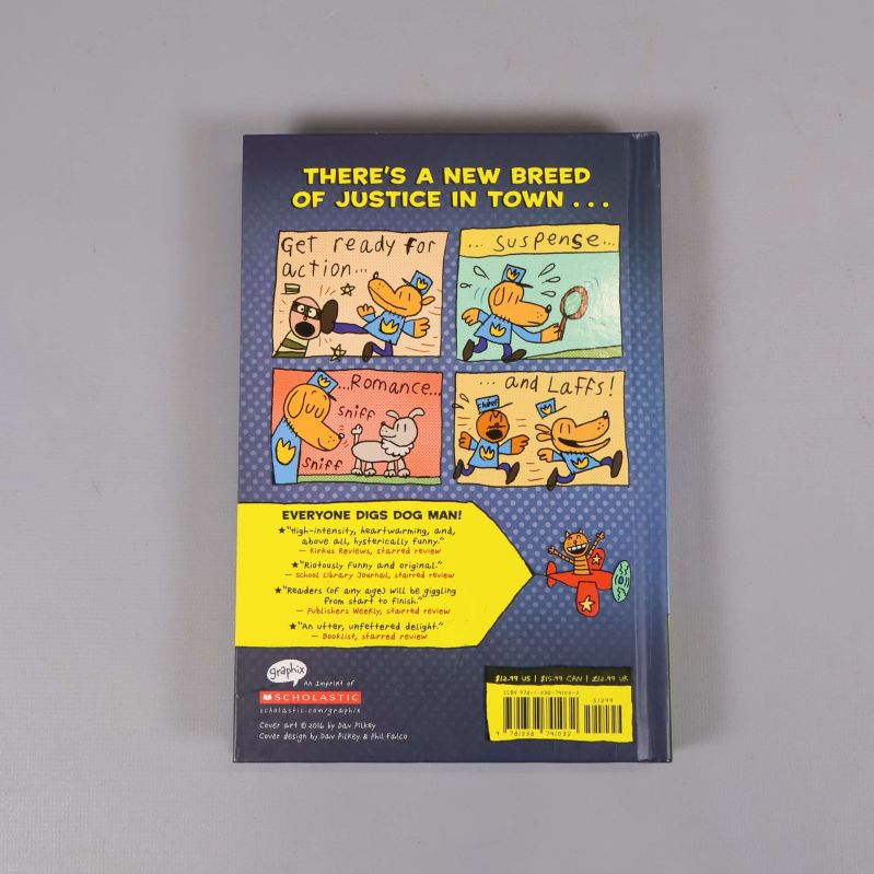 Baksida av Dog Man med recensioner, teckningar och ISBN