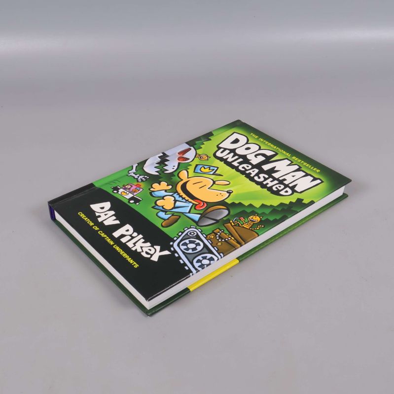 Dogman Unleashed sedd från sidan med serietema tydligt