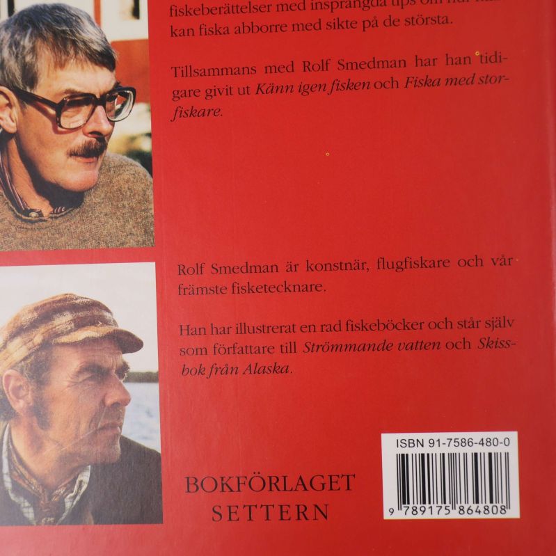 Närbild på baksida med ISBN och text om författarna