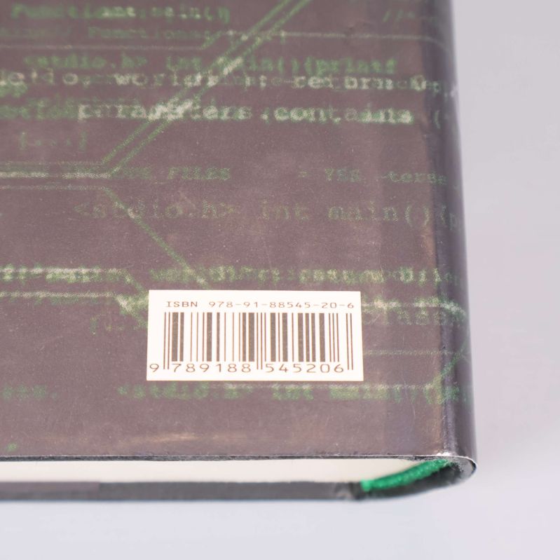 Närbild på bokens baksida med ISBN 978-91-88545-20-6