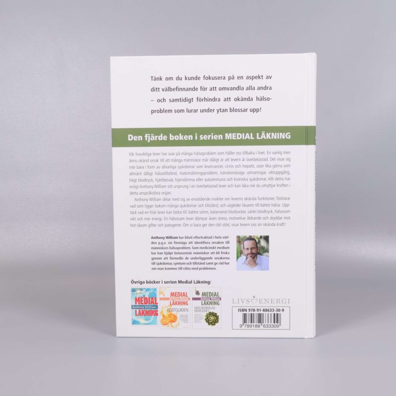 Baksida av boken Medial läkning – leverns okända kraft, sammanfattning och ISBN