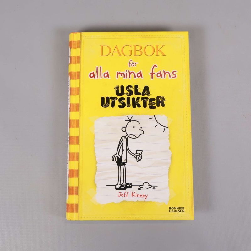 Framsidan av boken Dagbok för alla mina fans: Usla utsikter av Jeff Kinney med gul bakgrund