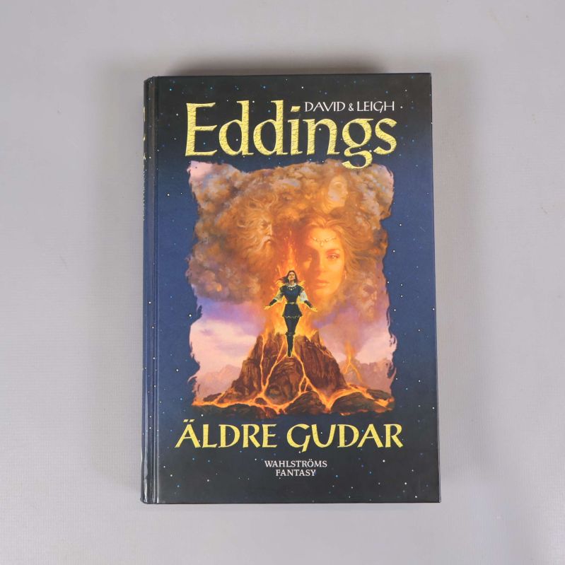Framsidan på boken Äldre gudar av David & Leigh Eddings med färgstark illustration