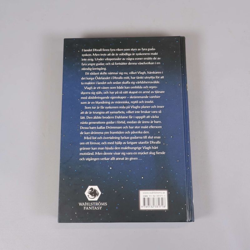 Baksidan av boken Äldre gudar med sammanfattning och ISBN