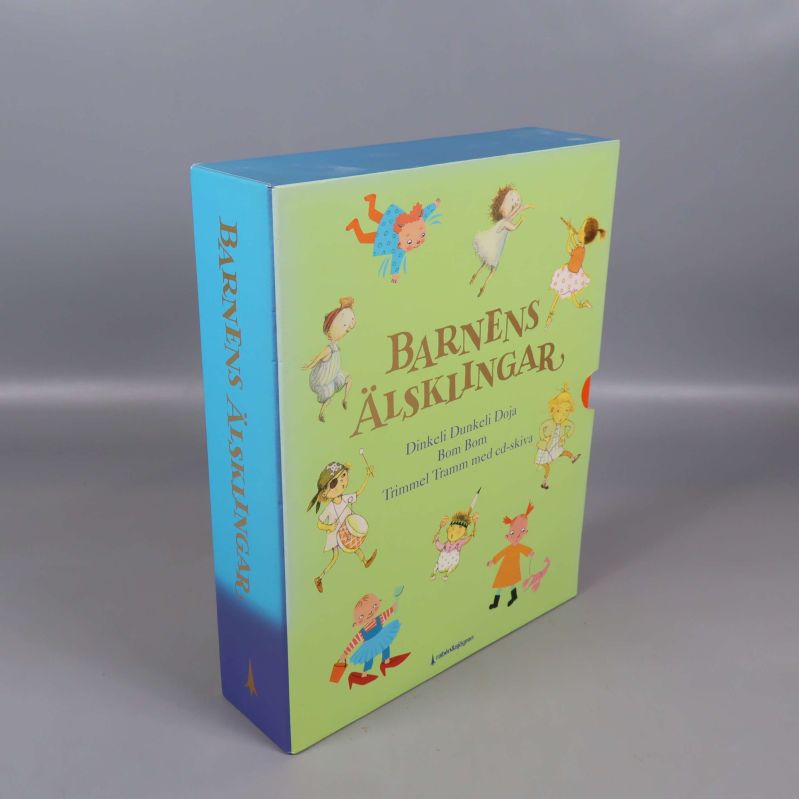 Boxen till Barnens älsklingar med illustrationer och titlar på framsidan