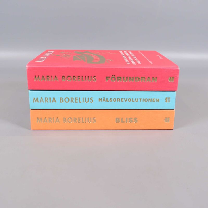 Ryggarna på tre böcker av Maria Borelius med tydliga titlar