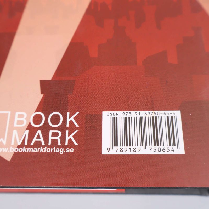 Närbild av ISBN-koden på boken Röd vinter av Tom Clancy