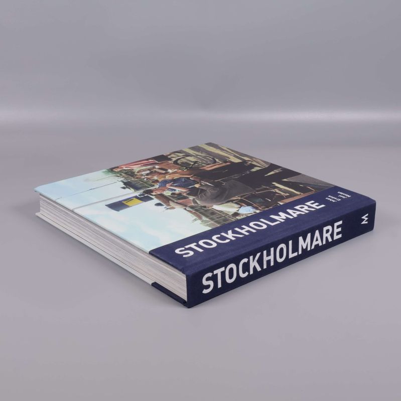 Boken Stockholmare i vinkel, med fokus på ryggen och framkanten