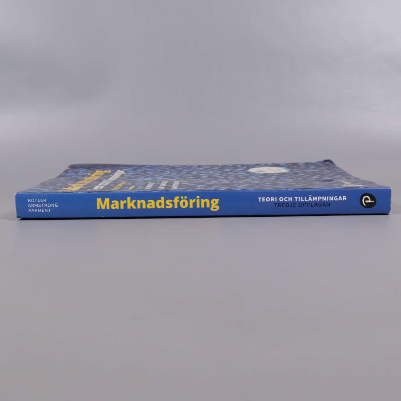 Rygg av boken Marknadsföring – Teori och tillämpningar
