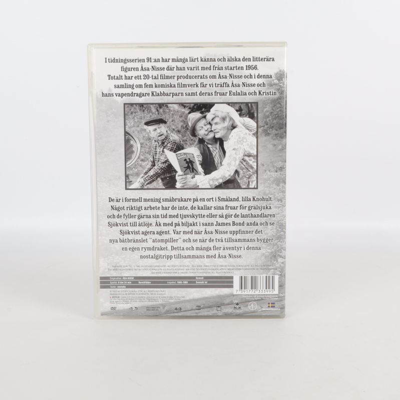 Baksidan av Åsa-Nisse DVD-box med textbeskrivning och foto