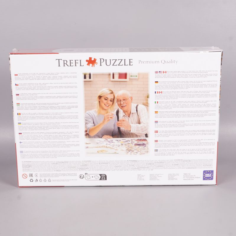 Baksidan av Trefl pussel med information och bild på två personer