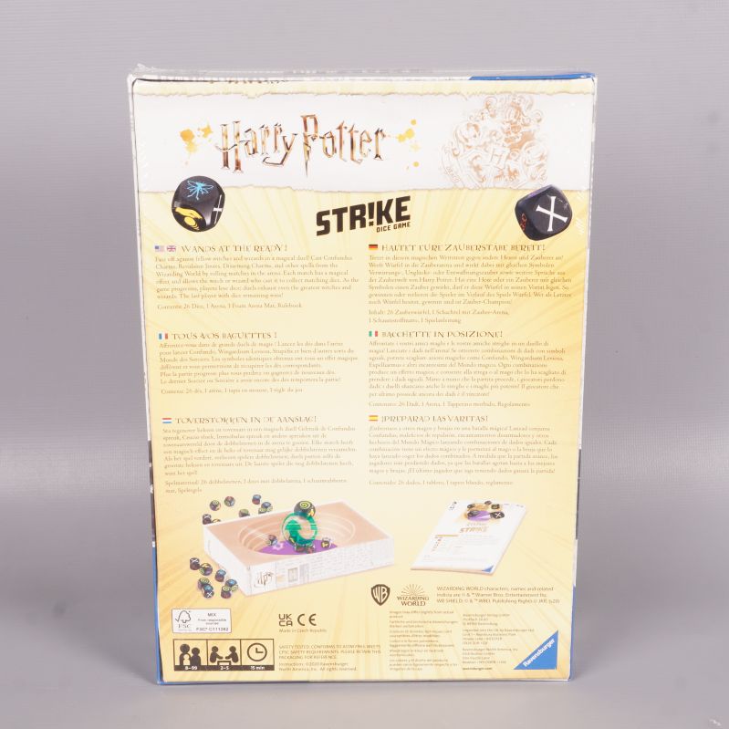 Baksidan av spelboxen visar regler och innehåll