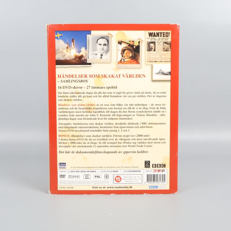 Baksida av DVD-box med textbeskrivning och illustrationer