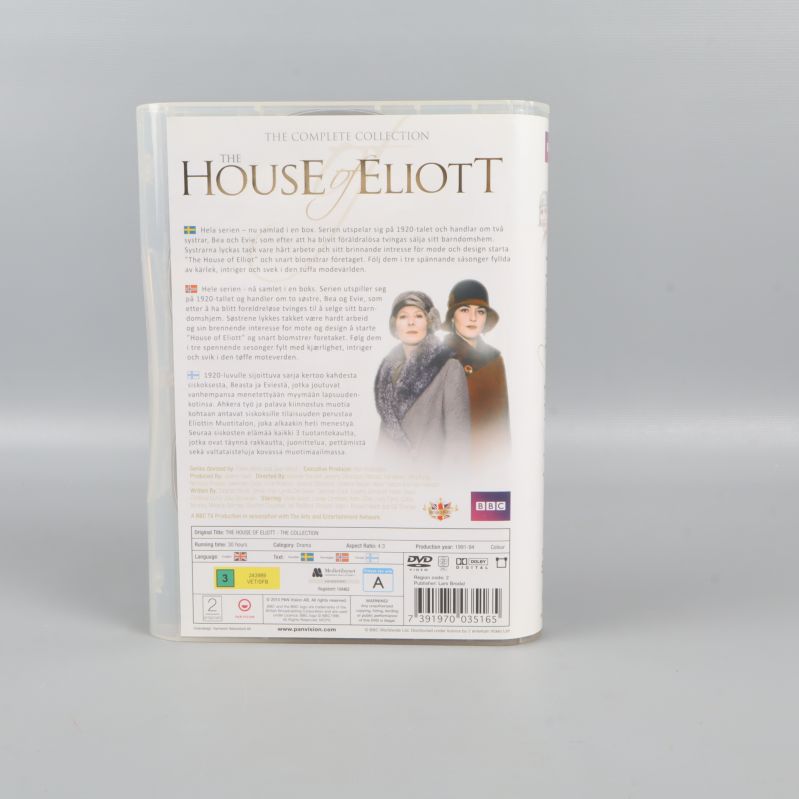 Baksidan av The House of Eliott DVD-box med text och bild