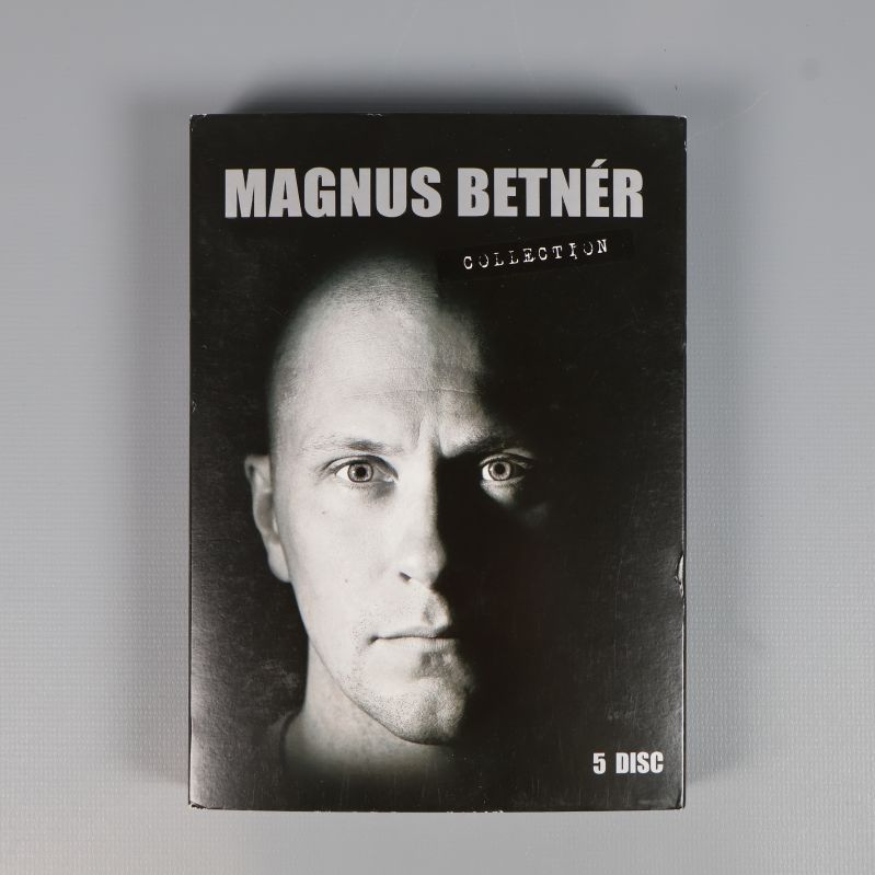 Framsidan på Magnus Betnér Collection DVD-box