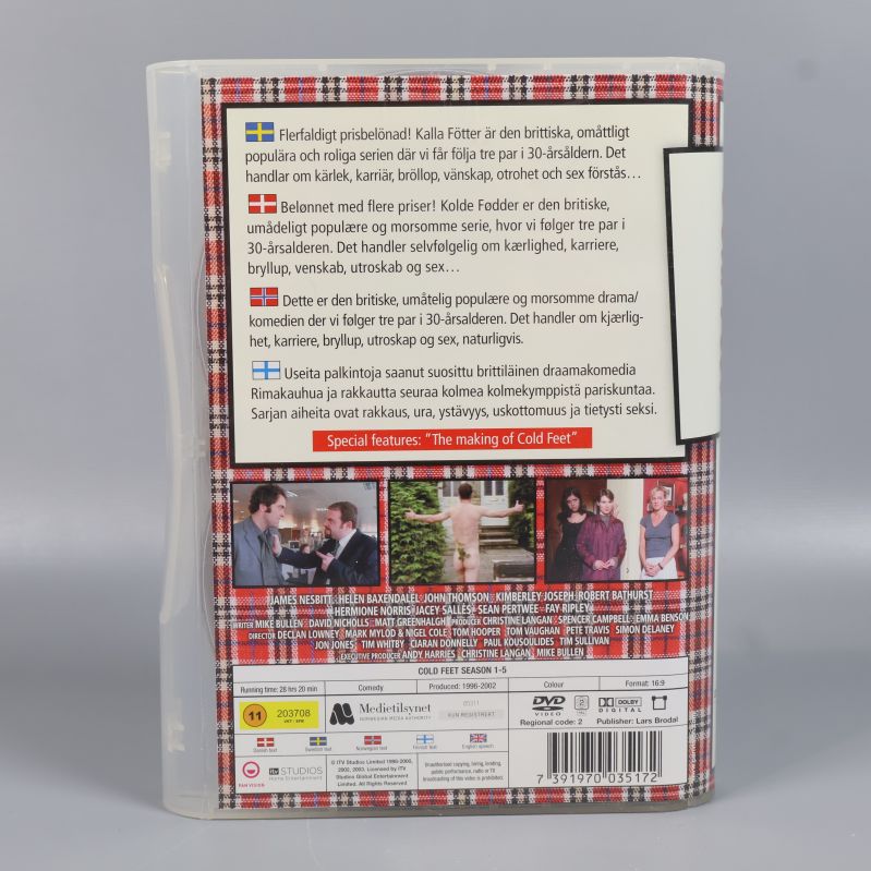 Baksida av Cold Feet dvd-box med svensk text och bilder