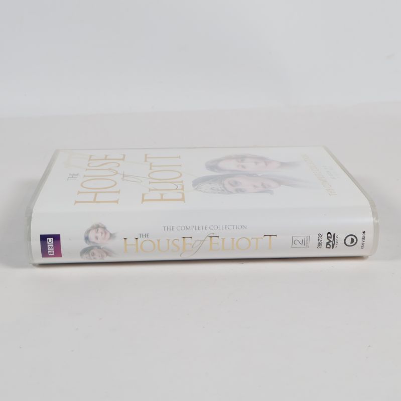 Rygg på The House of Eliott DVD-box med titel och logotyper