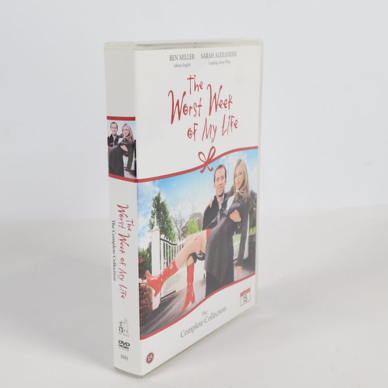 DVD-boxen sedd i vinkel med rygg och framsida