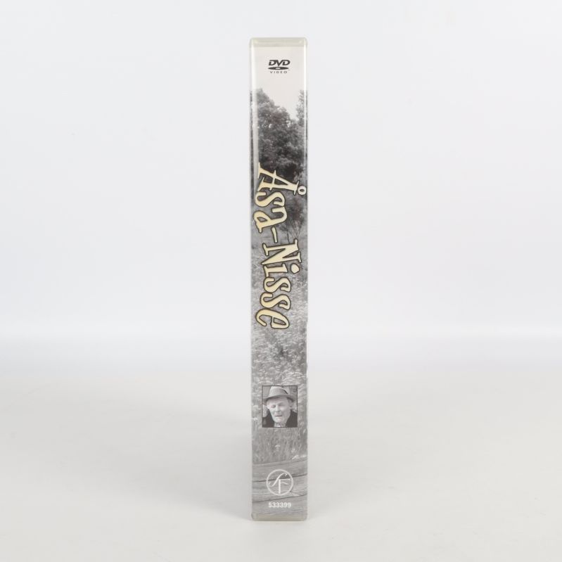 Åsa-Nisse DVD-boxens rygg med tydlig titel och porträtt