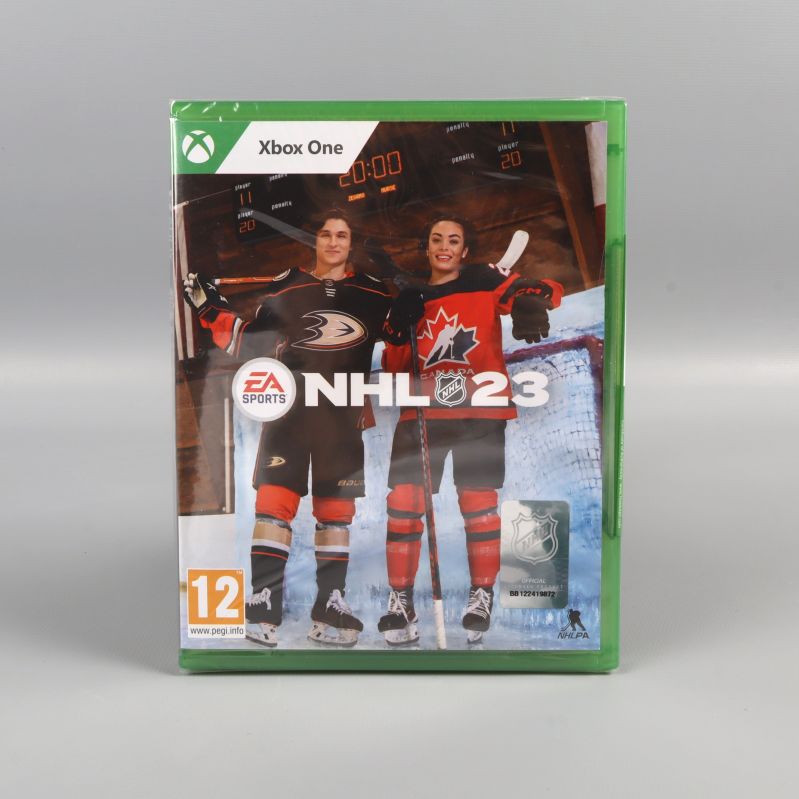 Framsida av NHL 23 Xbox One-spel med två hockeyspelare