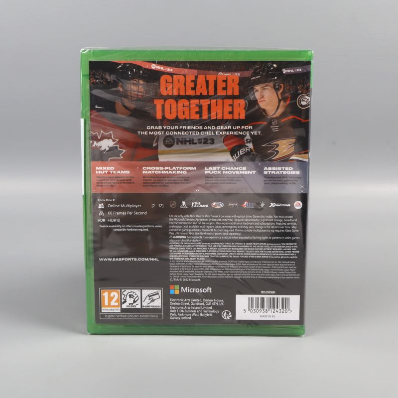 Baksida av NHL 23 Xbox One-spel med text och hockeymotiv