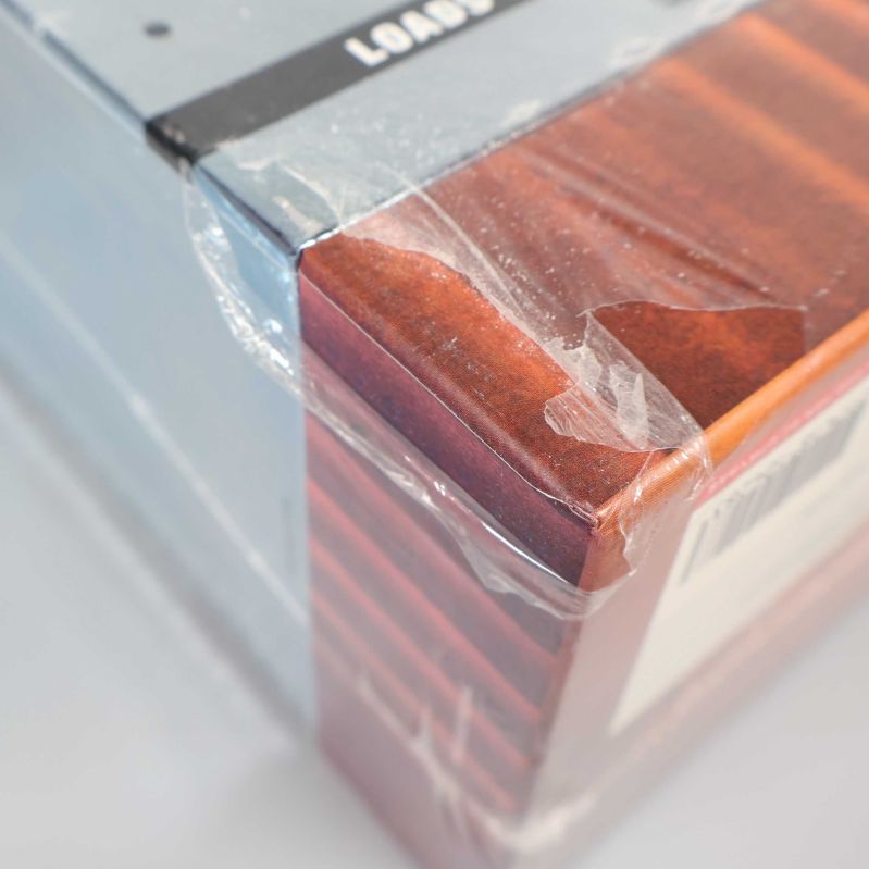 Närbild av skada i plastskyddet