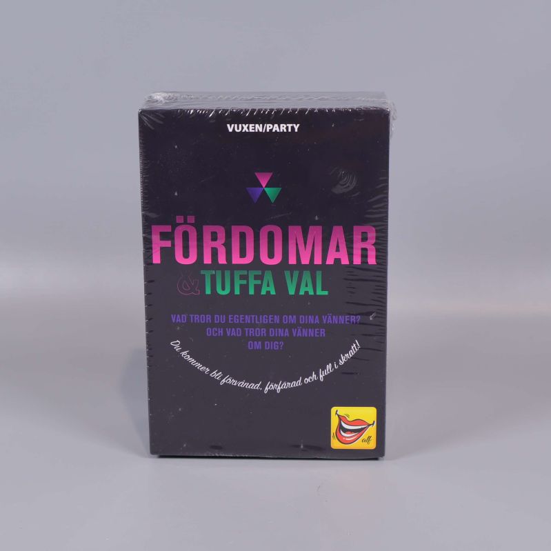 Förpackning till spelet Fördomar och Tuffa Val, tätt sluten i plast
