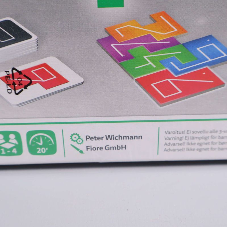Närbild på spelets författare och företag, Peter Wichmann och Fiore GmbH