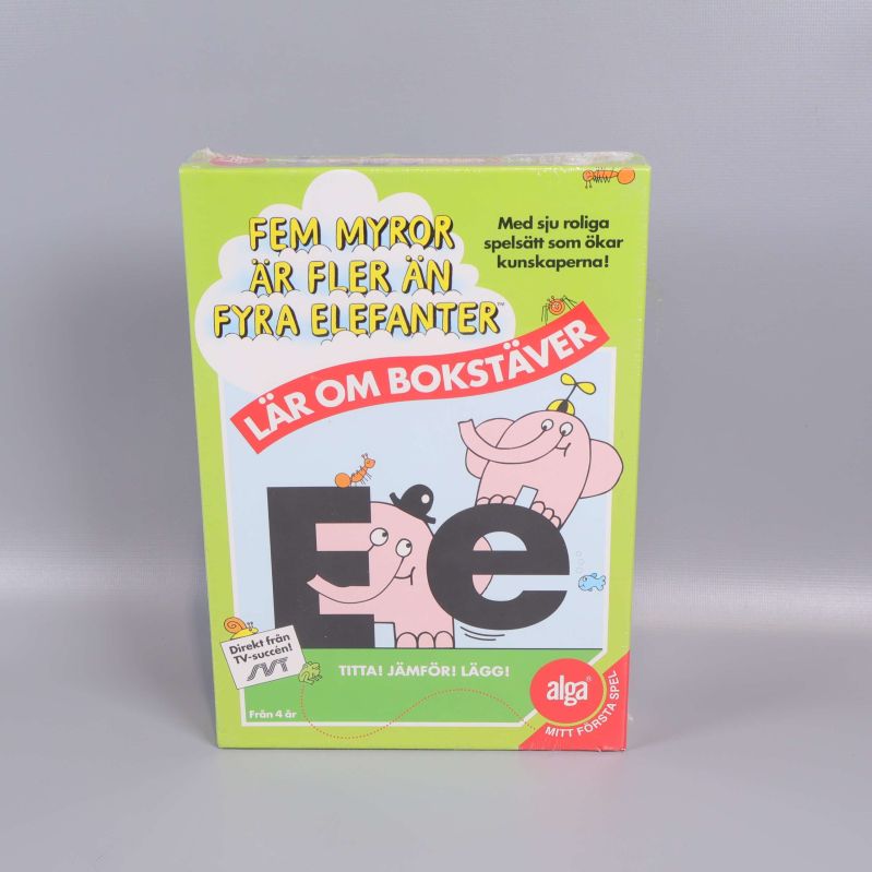 Framsidan på bokstavsspelet Fem myror är fler än fyra elefanter