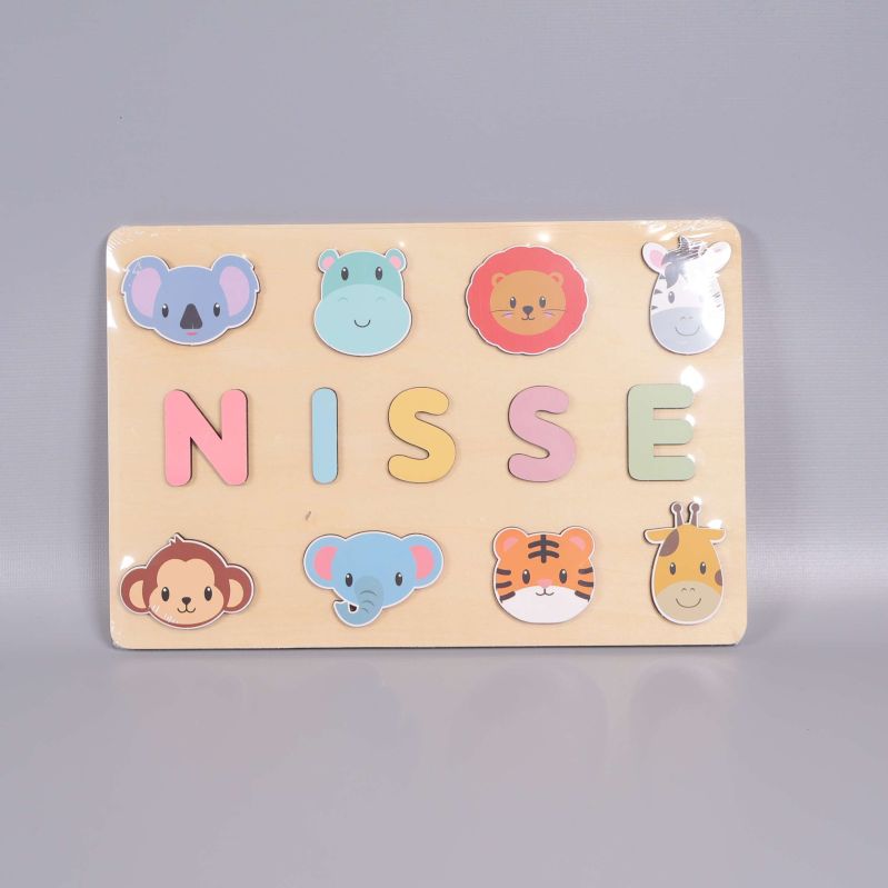 Babypussel med färgglada bokstäver och djuransikten