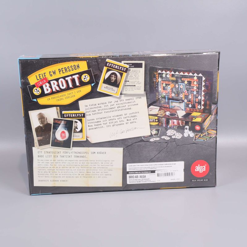 Baksidan av Leif GW Perssons Brott brädspel med spelbräde och kort