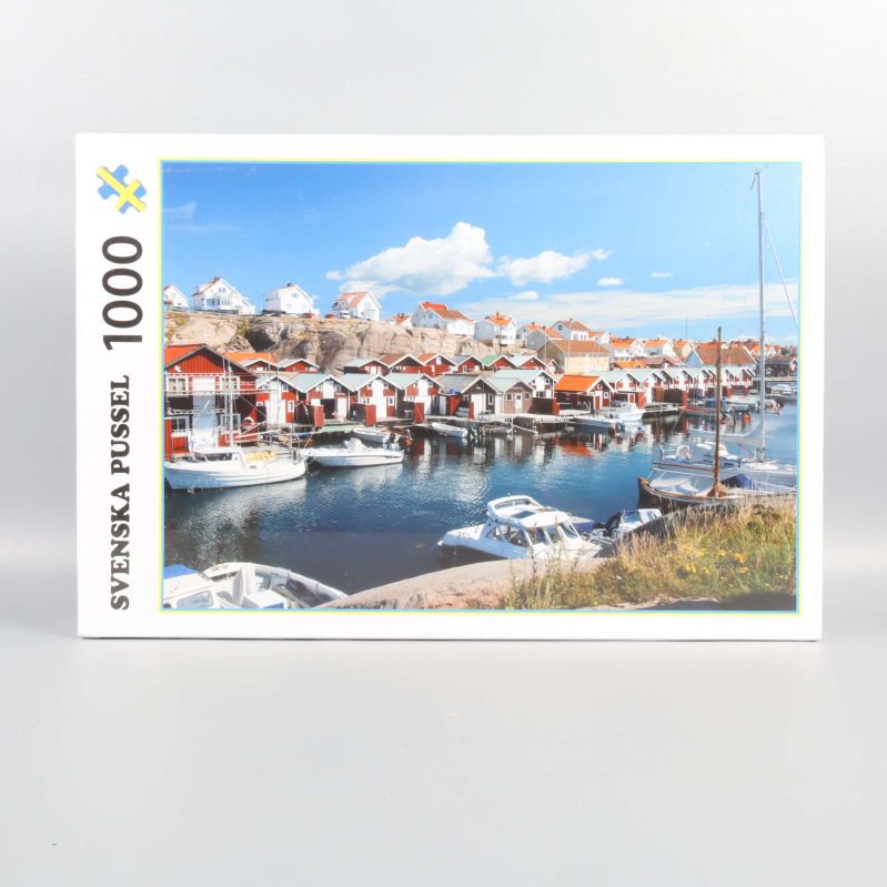 Pussellåda med svensk kustvy