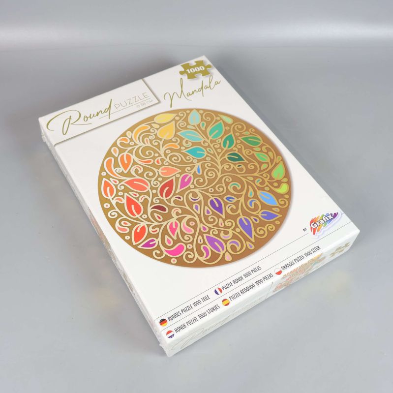 Mandala pussellåda i vinkel med tydliga färger