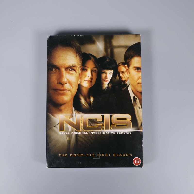 Framsidan av NCIS säsong 1 dvd-box med karaktärer