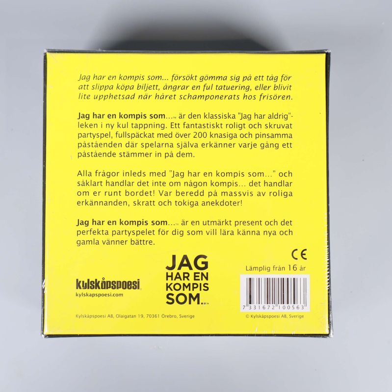 Baksida av spelbox med beskrivning och logotyp