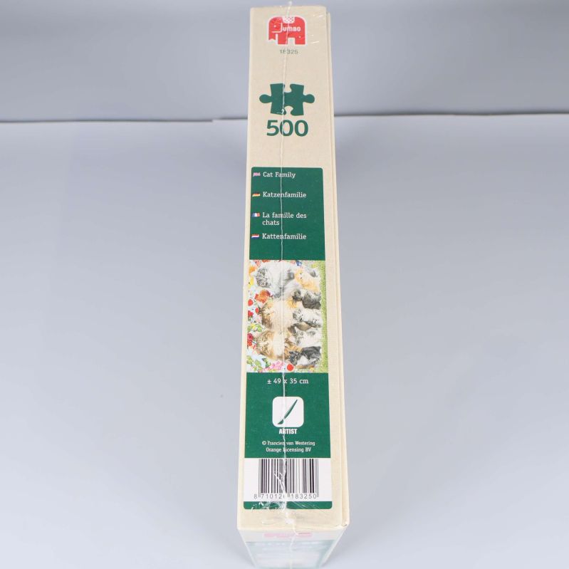 Sidan av pussellådan med antal bitar och kattillustration