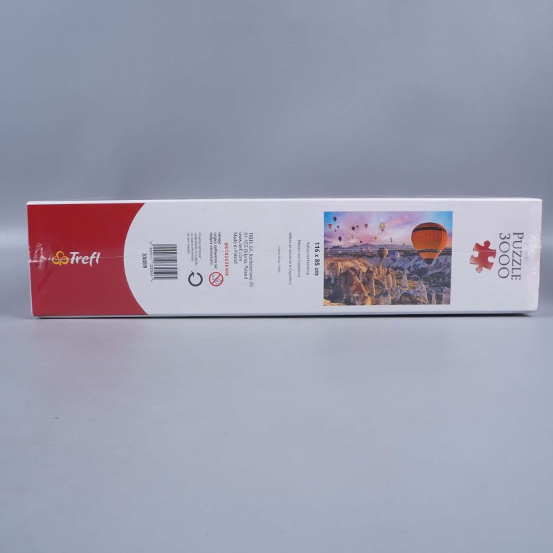 Pusselaskens långsida med streckkod och produktinformation