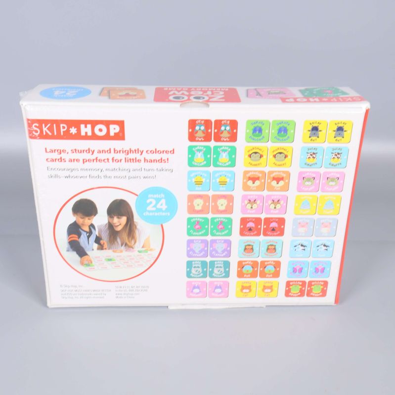 Baksidan av Zoo Crew memoryspel med översikt av spelkort och lekande barn