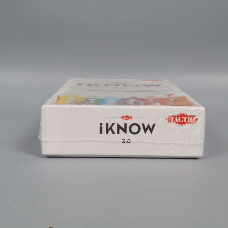Undersida av iKNOW 2.0 spelbox med Tactic-logga
