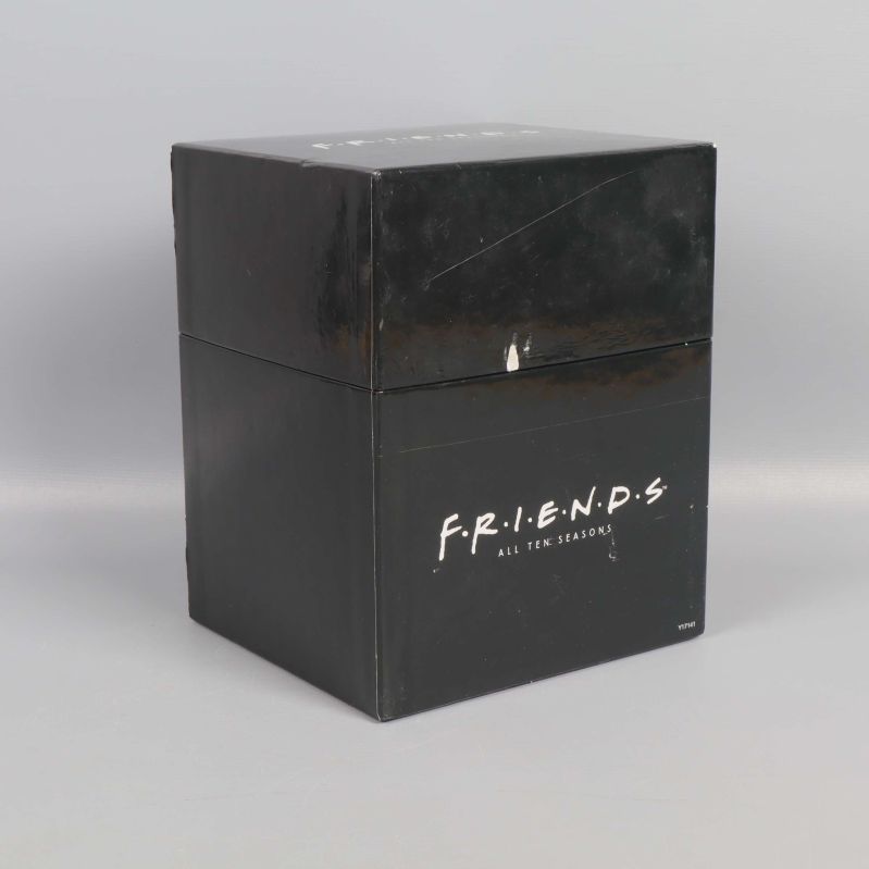 Friends-box lådan sedd i vinkel