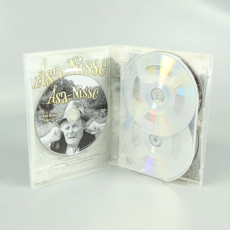 Insida av fodral med fem Åsa-Nisse DVD-skivor