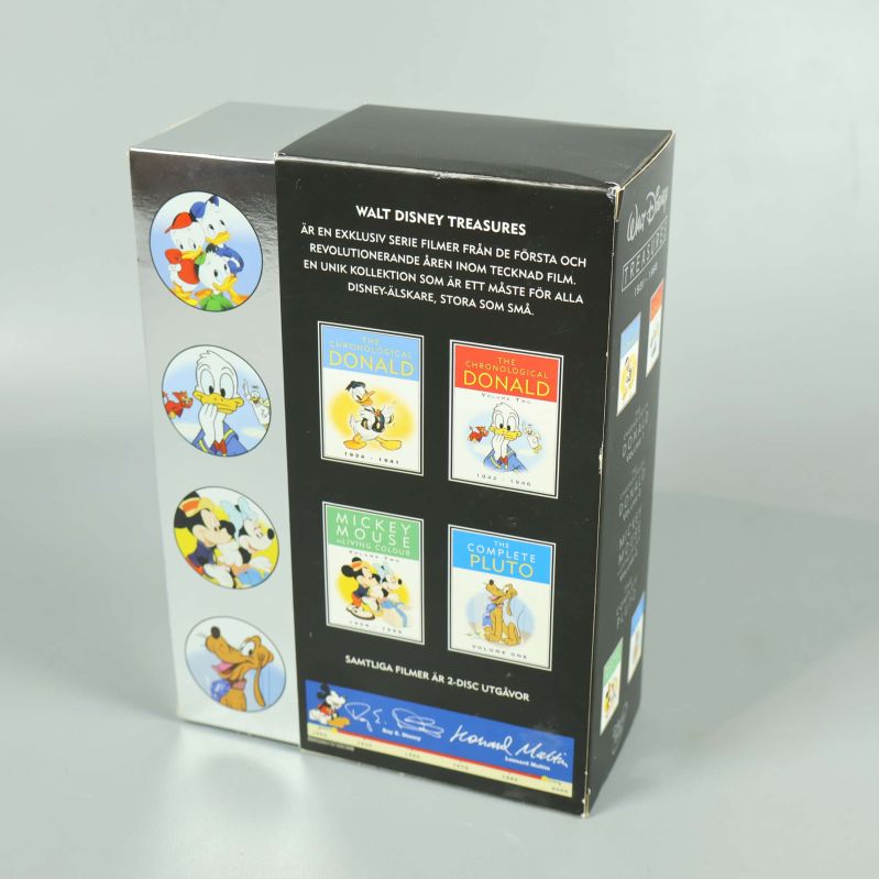 Baksida av Walt Disney Treasures box med fyra filmomslag