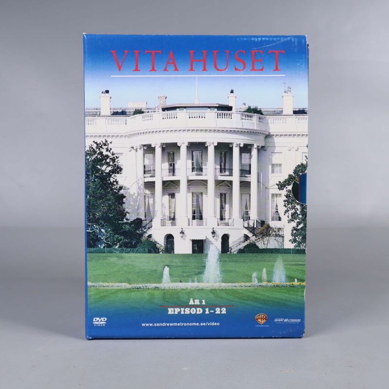Framsidan av Vita huset DVD-box år 1