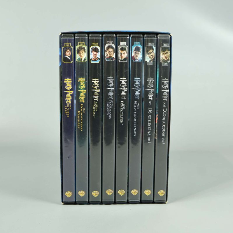 Harry Potter-filmbox rad av åtta DVD-omslag