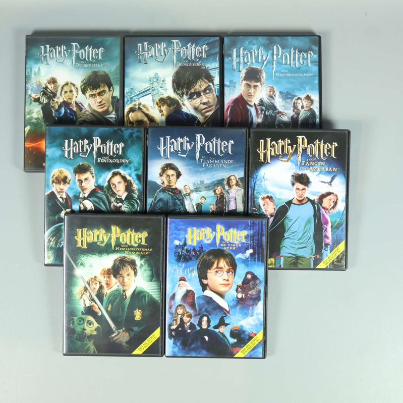 Åtta Harry Potter-DVD-omslag upplagda på rad